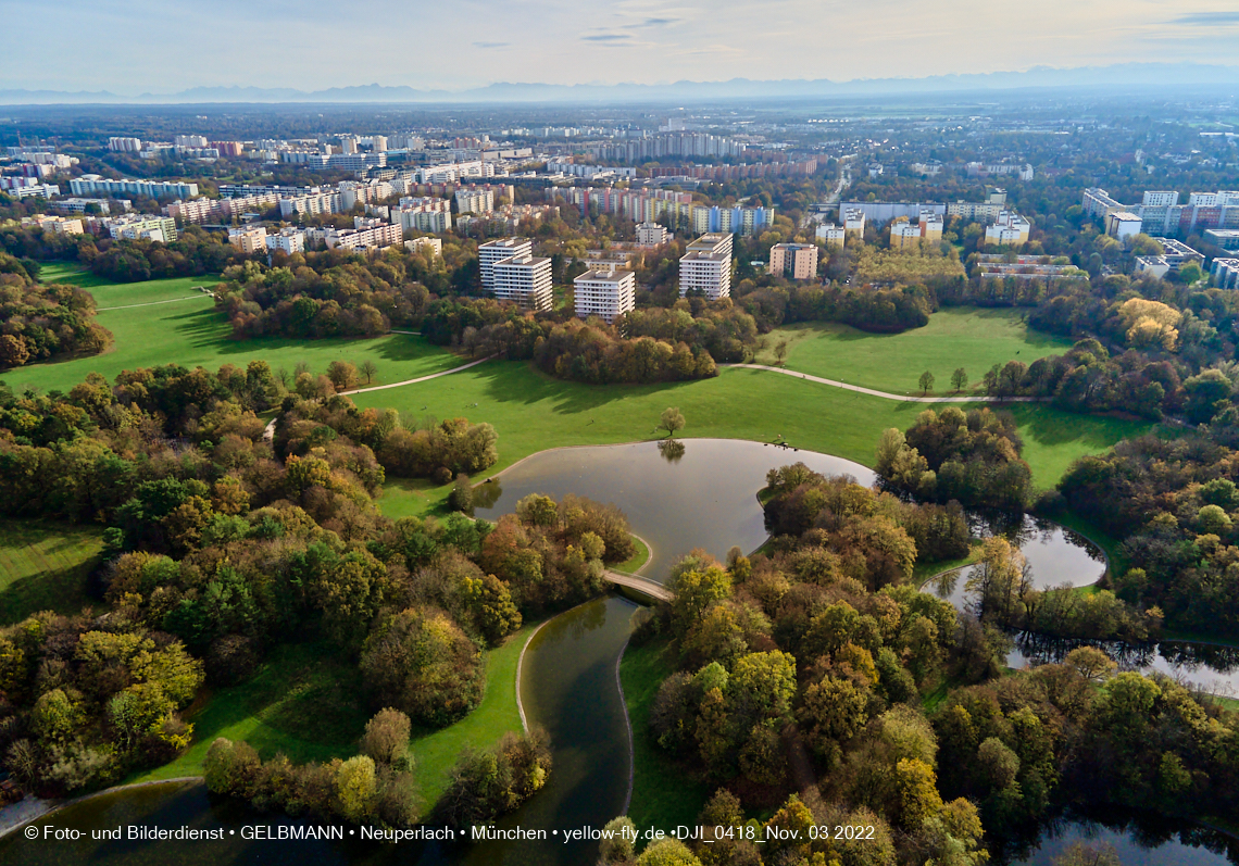 03.11.2022 -  Ostparksee mit Umgebung in Neuperlach